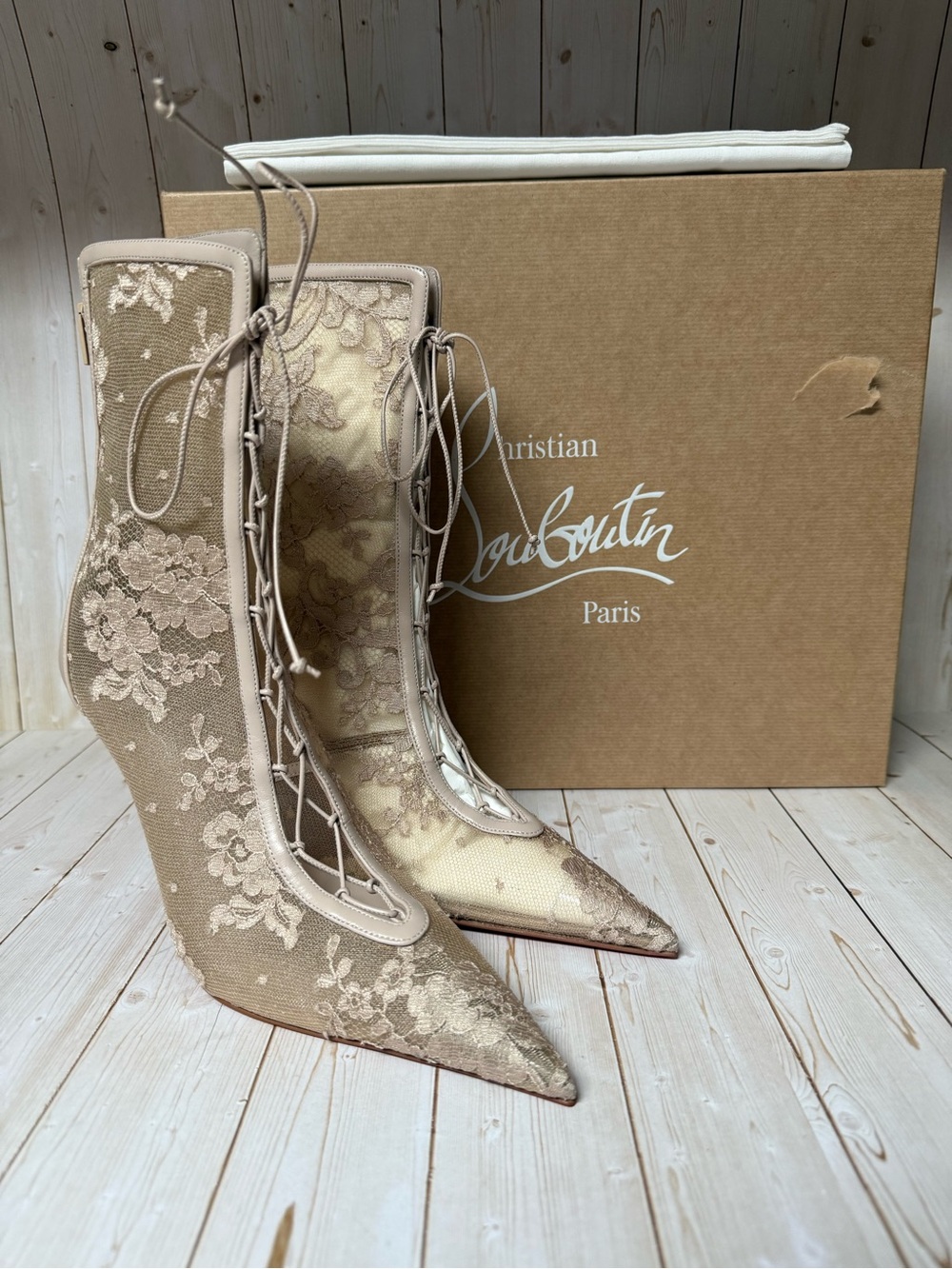 Christian Louboutin KM Lace Pointed Toe Bootie Pearl Sz 40 / 10
